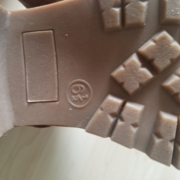 Girls Hiking Boots - Picture 5 of 5